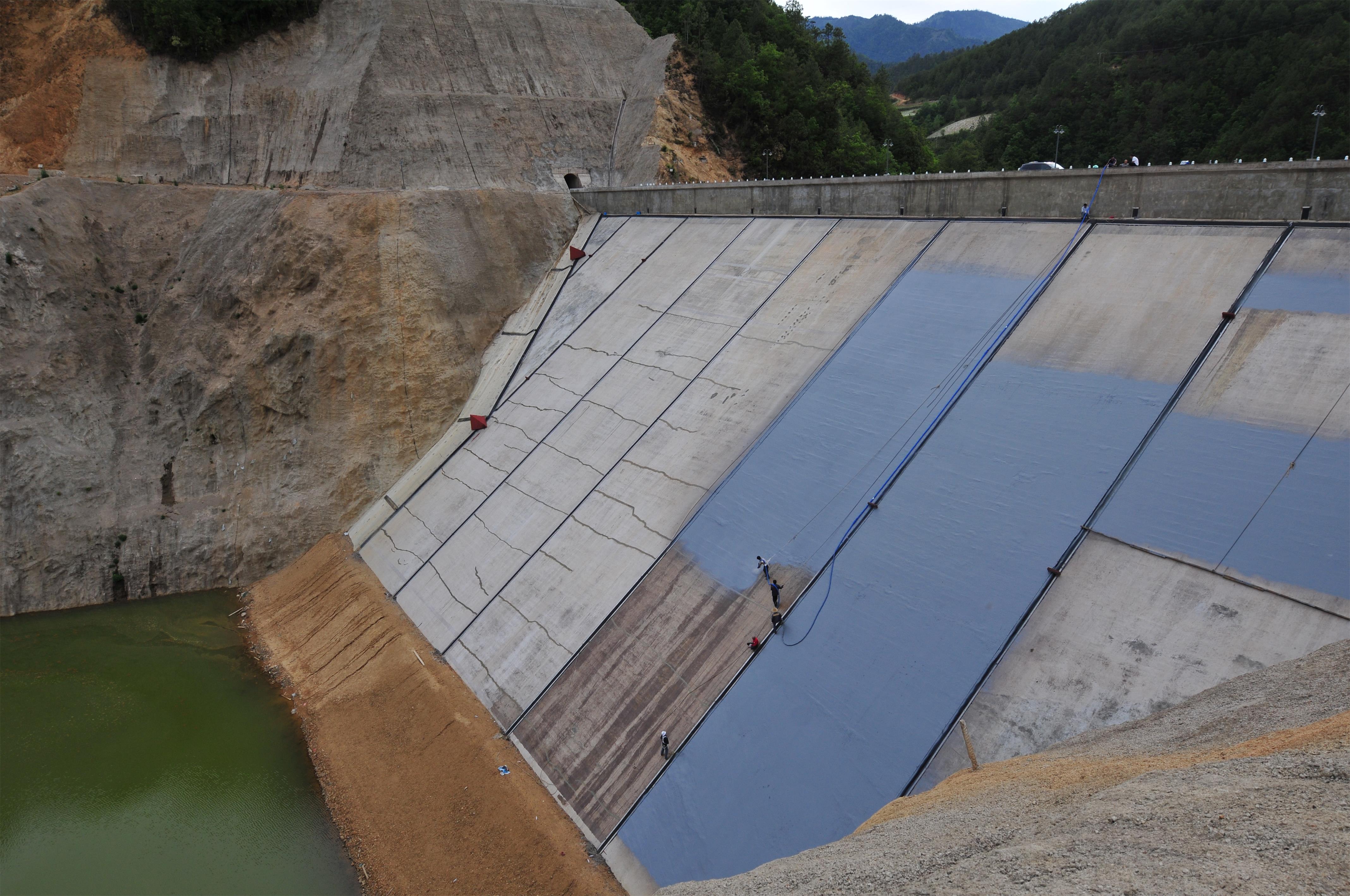 水利大坝基面聚脲防护项目.JPG